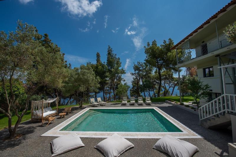 Отель Elies 33 Bio Retreat (Adults Only) Афитос Экстерьер фото